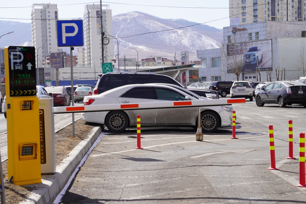 Зогсоолд машинаа дөрвөөс илүү цаг тавихад цаг тутамд ₮4500 төлнө