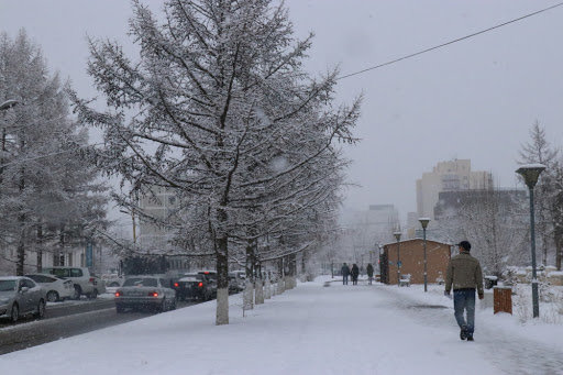 Улаанбаатарт энэ сарын 23, 25-ны өдрүүдэд цас орж, явган шуурга шуурна.