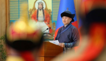 “Дэлхийн адууны өдөр”-ийн уралдаанд уясан хүлэг нь түрүүлж, айрагдсан уяачдыг шагналаа